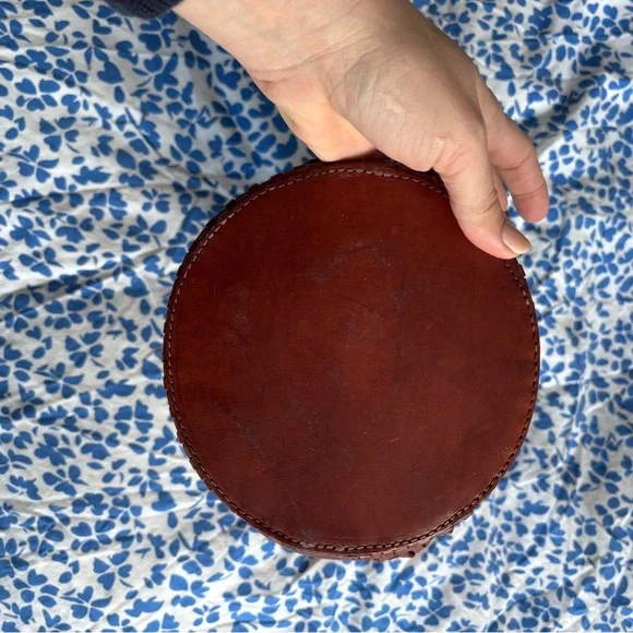 Reformation leather woven bucket handbag - Picture 4 of 4